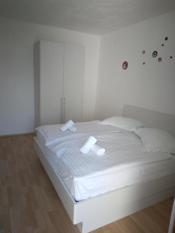 Ivanka Apartments Vrboska Phòng bức ảnh
